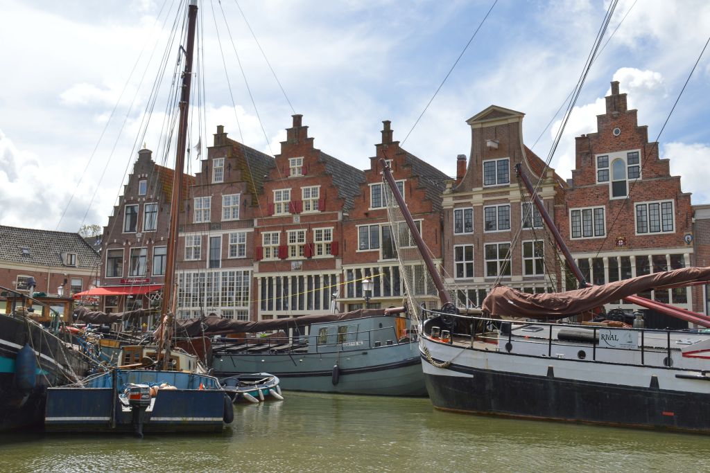 Het kleine cafe aan de haven in Hoorn