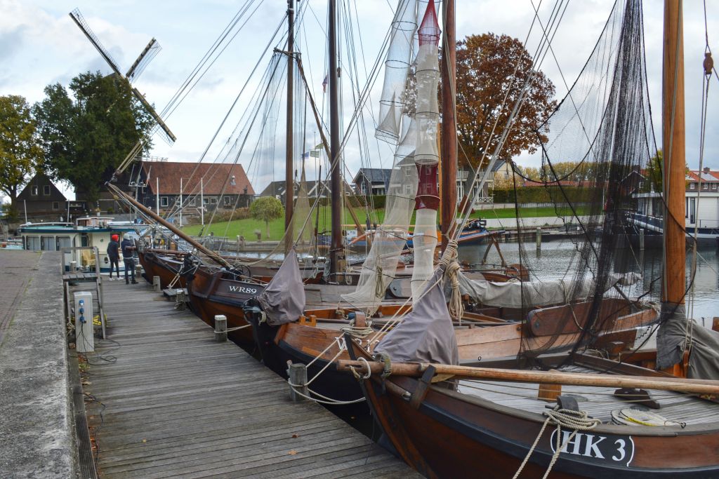 Botters in de haven van Harderwijk