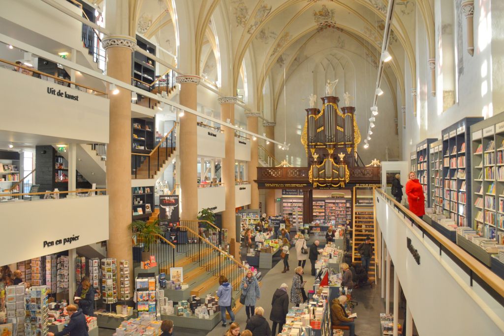 Boekhandel Waanders in den Broeren Zwolle