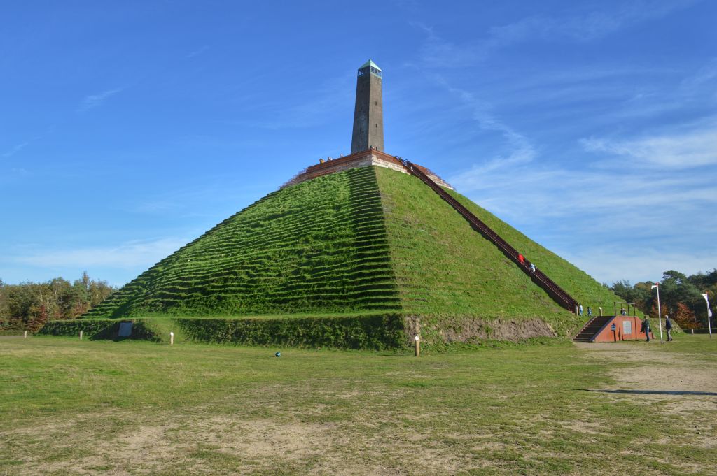 Pyramide van Asuterlitz