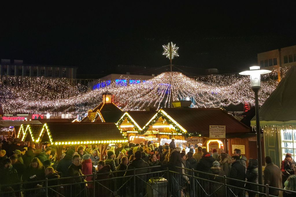 Kerstmarkt Kennedyplatz Essen