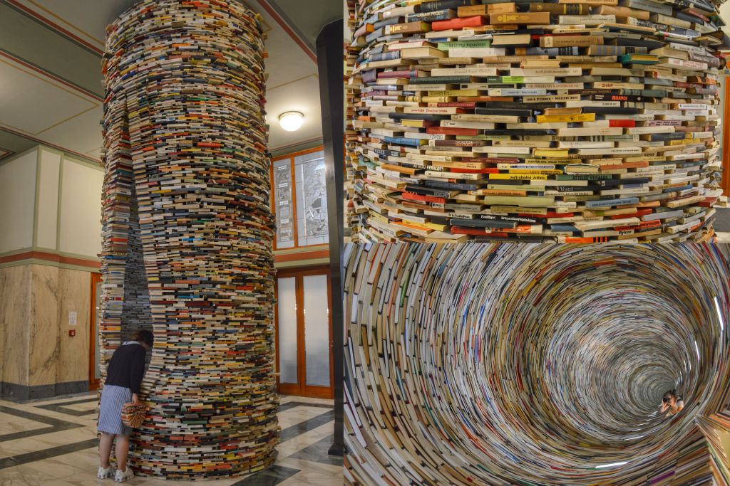 Tunnel of books