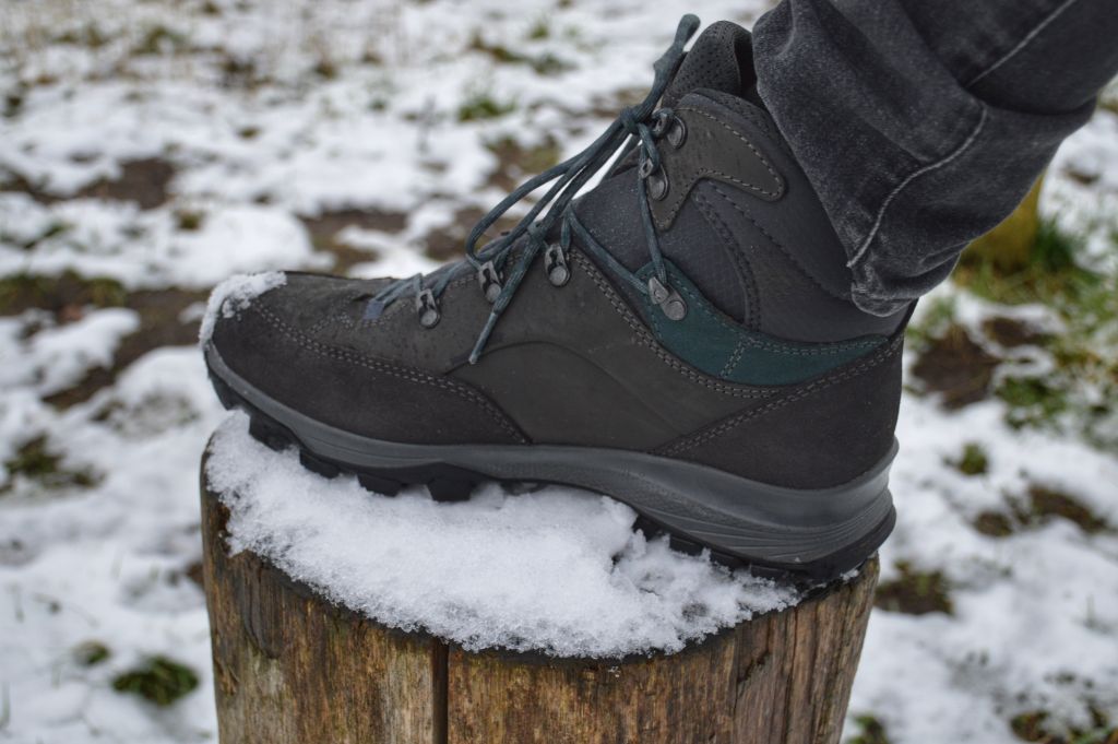 Hanwag wandelschoenen in de sneeuw